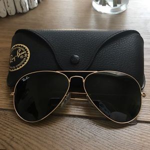 Classic Aviator Ray Bans! (case included)